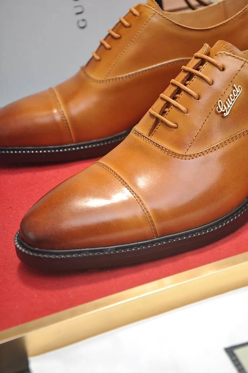 Men's shoes💰500💶Italy's top luxury men's shoe giant (GUCCI) (Gucci) (full cowhide lining) new arrival🍃Original European style🔰 Pleasant to the eye😍In order to make the shoes more durable and non-deformable🌀The production continues to follow traditional methods but there is still no lack of innovation💪Choose original sheepskin for the leather♻️ Smooth and natural And extra bright ⭐Made of imported cowhide, the first choice of rich people 38-45 (45 customized)
